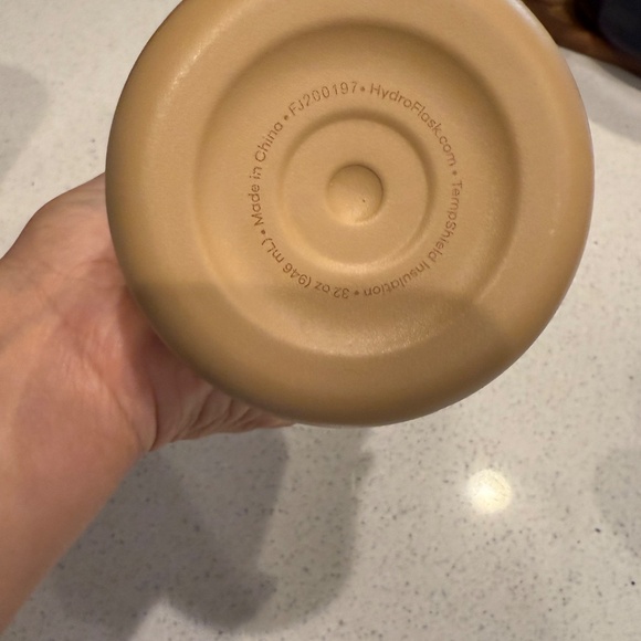 32 oz Hydroflask tumbler special edition toffee color with matching boot - Picture 8 of 16
